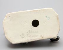 Фарфоровая китайская статуэтка «Мальчик с кроликом»