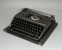 Портативная печатная (пишущая) машинка «Olympia Plana», Германия, 1940-е