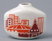 Маленькая вазочка «Московский Кремль», Дмитровский фарфоровый завод в Вербилках, 1950-60 гг., фарфор