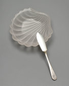 Старинная икорница с крышкой и ножом «Ракушка», посеребренный металл, компания Cheltenham & Co., Англия, 1940-60 гг.