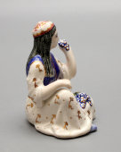 Авторская статуэтка «Узбечка с виноградом», автор Филянская В. Г. (монограмма в тесте), ЗиК ​Конаково, 1950-60 гг.