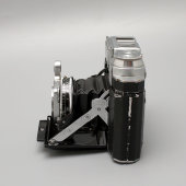 Дальномерная камера «Zeiss Ikon, серия Ikonta 533/16», объектив Tessar, затвор Compur Rapid