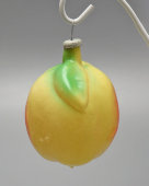 Винтажная подвесная стеклянная елочная игрушка «Персик», СССР, 1950-60 гг.