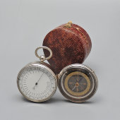 Старинный карманный раскладной анероидный барометр с компасом в кожаном футляре, Франция, 19 в.