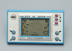 Микропроцессорная игра с часами и будильником «Квака-задавака» из серии «Электроника ИМ-33», СССР, 1991 г.