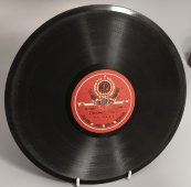 Граммофонная пластинка «Мексико» и «Привет, танго». All Russian State Corporation.