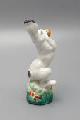 Статуэтка «Заяц с трубой», скульптор Чарушин Е. И., фарфор, анималистика ЛФЗ, 1950-60 гг.