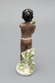 Статуэтка ЛФЗ «Негритенок с ананасом», скульптор Столбова Г. С., 1960-е