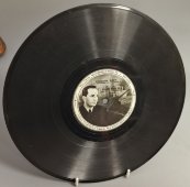 Советская пластинка. В. Бунчиков и В. Нечаев «Черноморская» и И. Шмелев «Солдаты идут», Завод граммпластинок москворецкого района, 1940-е