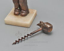 Винтажная статуэтка-штопор «Бродяга с бутылкой», металл, мрамор, Европа, 1960-е