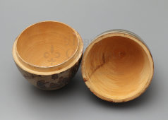 Антикварное пасхальное яйцо-шкатулка в русском стиле «Пасхальные гулянья», дерево, роспись, Россия, кон. 19, нач. 20 вв.