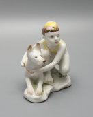 Статуэтка «Юный пограничник с собакой в желтой пилотке», скульптор Столбова Г. С., ЛФЗ, 1950-60 гг.