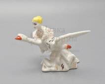 Статуэтка «Иванушка на гусе» по сказке «Гуси-лебеди», автор А. А. Киселев, фарфор ЛЗФИ, 1967-73 гг.