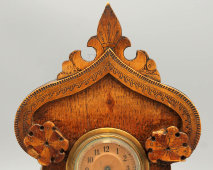 Часы в старинном деревянном корпусе в русском стиле, Россия, 1900-е
