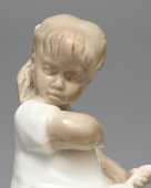 Авторская нетиражная статуэтка «Девочка с курами», скульптор Н. А. Малышева, Дулево, 1957 г.