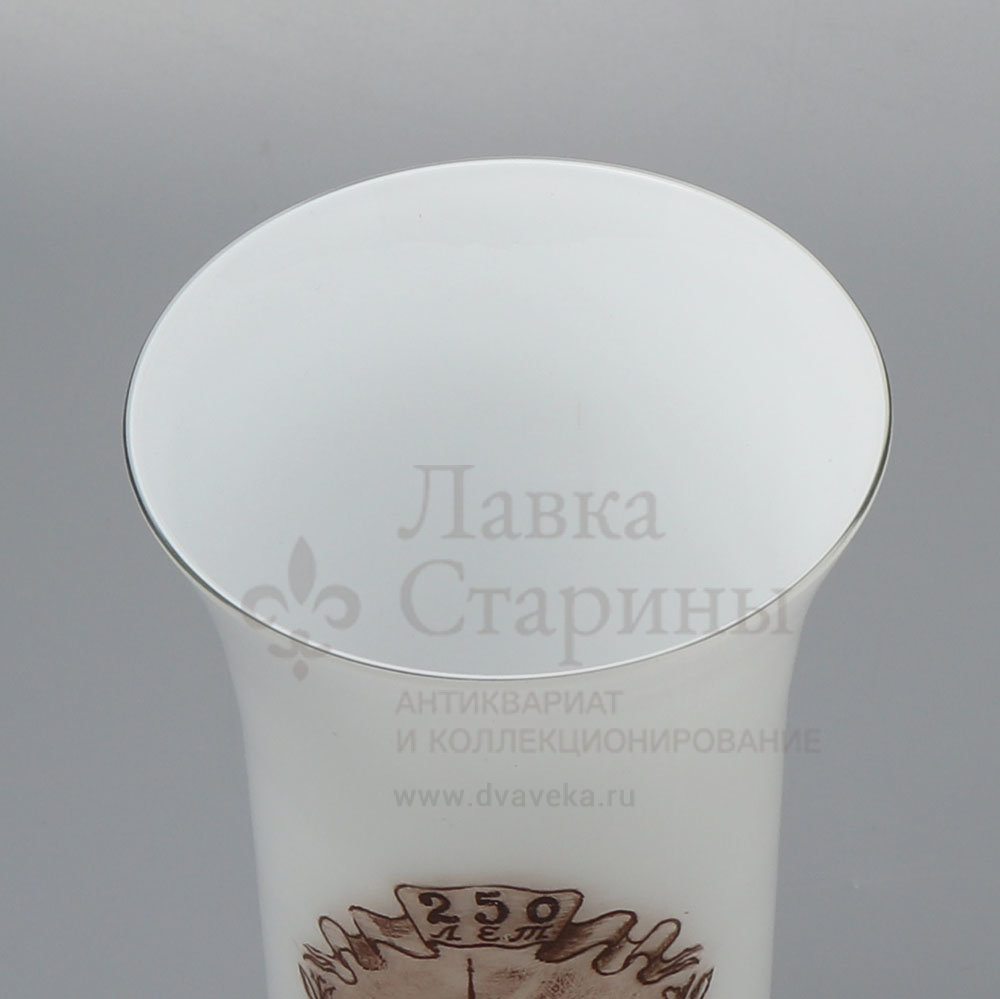 Сколько лет вазу