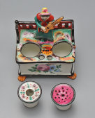 Старинный письменный прибор, чернильница «Девушка с гитарой», фарфор, частный завод Гжели, 1840-е