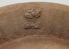 Декоративная тарелка «Хлеб наш насущный даждь нам днесь», чугун, Кусинский завод, до 1917 г.