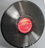 Советская старинная пластинка 78 оборотов для патефона с песнями эстрадного оркестра: «Веселые дни» и «Иоганна».