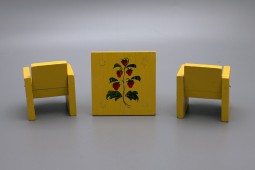 ​Мебель детская для игры: два кресла и столик​, СССР, 1970-е гг., дерево, роспись, лак.