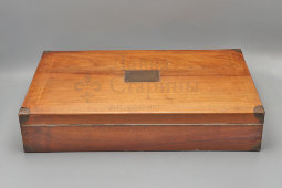 Большой старинный набор медицинских инструментов врача-хирурга в деревянном кейсе, компания «Дом Шарьер Коллен», Париж, Франция, г. Париж, 1900-й г.