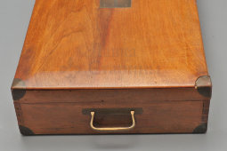 Большой старинный набор медицинских инструментов врача-хирурга в деревянном кейсе, компания «Дом Шарьер Коллен», Париж, Франция, г. Париж, 1900-й г.