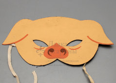 Карнавальная сатирическая маска «Свинка», картон, текстиль, Москва, 1957 г.