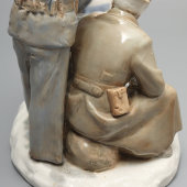 Скульптура «Декрет о мире», скульптор Сидоров Г. А.,​ Дулевский завод, 1950-е