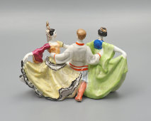 Фигурка «Танец дружбы», скульптор Чечулина Г. Д., фарфор, Дулево, 1957 г.
