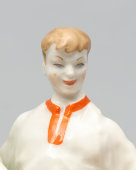 Фигурка «Танец дружбы», скульптор Чечулина Г. Д., фарфор, Дулево, 1957 г.