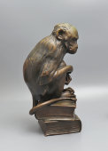 Старинная кабинетная скульптура «Обезьяна на книгах», бронза, Европа, кон. 19 в.