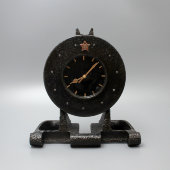  Часы из пулеметного диска и трака, 1941-45 гг., СССР 