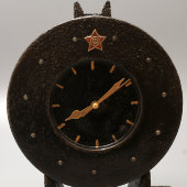 Советские механические часы на чугунной подставке с красной звездой, СССР, середина 20 века