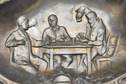 Старинная пепельница «Картежники», шпиатр, Франция, 1-я пол. 20 в.