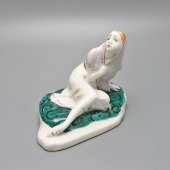 Комплект статуэток «Танцовщик П. А. Гусев в партии хана Гирея и балерина В. П. Васильева в партии Марии​ в балете «Бахчисарайский фонтан», скульптор Киселев А. А., фарфор,​ ЛЗФИ, 1956-67 гг.