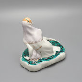 Комплект статуэток «Танцовщик П. А. Гусев в партии хана Гирея и балерина В. П. Васильева в партии Марии​ в балете «Бахчисарайский фонтан», скульптор Киселев А. А., фарфор,​ ЛЗФИ, 1956-67 гг.