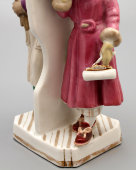 Скульптурная граппа «Телефонная будка», скульптор Малышева Н. А., Дулево, 1958 г.