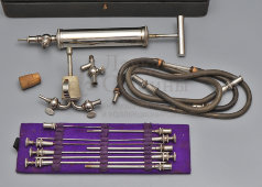 Старинный медицинский аспиратор Дьёлафуа (Aspirateur de Dieulafoy), оригинальный футляр, Франция, кон. 19 в.