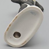 Статуэтка «Африка», скульпторы Столбова Г. С., Орлова Л. Ф., фарфор ЛФЗ, 1960-е