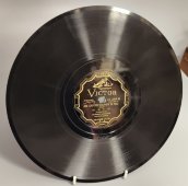 Оркестр Льюиса Рута исполняет пасодобль «Вена остается Веной» и танго «Первые цветы мая». Victor recordings. 1930е гг.