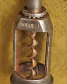 Коллекция из 17 старинных штопоров в антикварной раме, подарок ценителю вина или виноделу, Европа, кон. 19, нач. 20 вв.