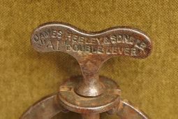 Коллекция из 17 старинных штопоров в антикварной раме, подарок ценителю вина или виноделу, Европа, кон. 19, нач. 20 вв.