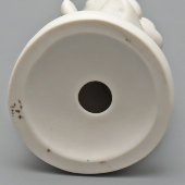 Статуэтка «Девочка с куклой» (Колыбельная), скульптор Столбова Г. С., бисквит, ЛФЗ, 1950-е