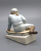 Фарфоровая статуэтка СССР «Мальчик на санках», Украина, Городница, 1940-е