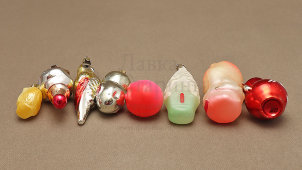 Набор советских ёлочных игрушек «В гостях у Деда Мороза», стекло, 1970-80 гг.