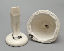 Фигурка «Сплетница в очках и полосатой юбке» (Склочница) из композиции «Разговор», скульпторы Дегтярев А. В.,​ Сморгон Л. Н., фарфор, ЛЗФИ, 1950-60 гг.