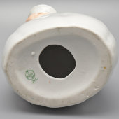 Статуэтка «Дебют», скульптор Жникруп О. Л., фарфор, Киевский ЭКХЗ, 1955-62 гг.