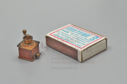 Старинная фигурка-миниатюра «Кофемолка», венская бронза, Австрия, нач. 20 в.