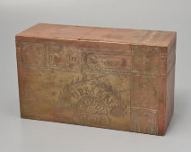 Коробка из-под сигар фирмы «H. Upmann flor» с гравировкой «Табакъ привоз», латунь медненая, Россия, н. 20 в.