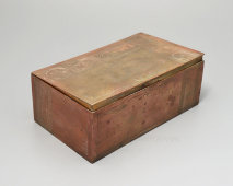 Коробка из-под сигар фирмы «H. Upmann flor» с гравировкой «Табакъ привоз», латунь медненая, Россия, н. 20 в.